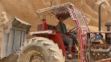 Caterpillar wheel loader loading tractor trolley: #tractor #tractorvideo