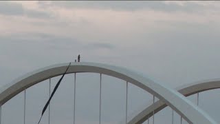Atop the Douglass Bridge since Friday: Negotiations with protester continue | NBC4 Washington
