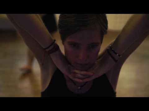 Фрагмент урока по бикрам йоге: Hot Yoga 36, Студия горячей йоги в Спб.