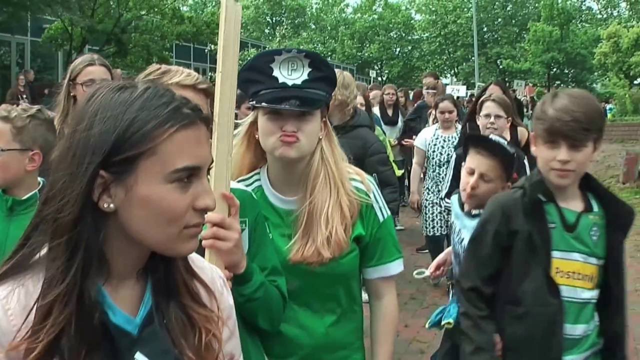 Gesamtschule Wulfen Schulleiter mit Umzug verabschiedet  2016