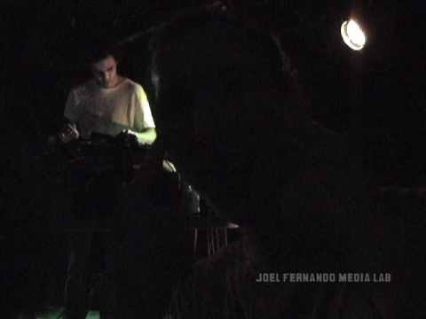 FOUR TET - Love Cry (LIVE VIDEO at the Empty Bottl...