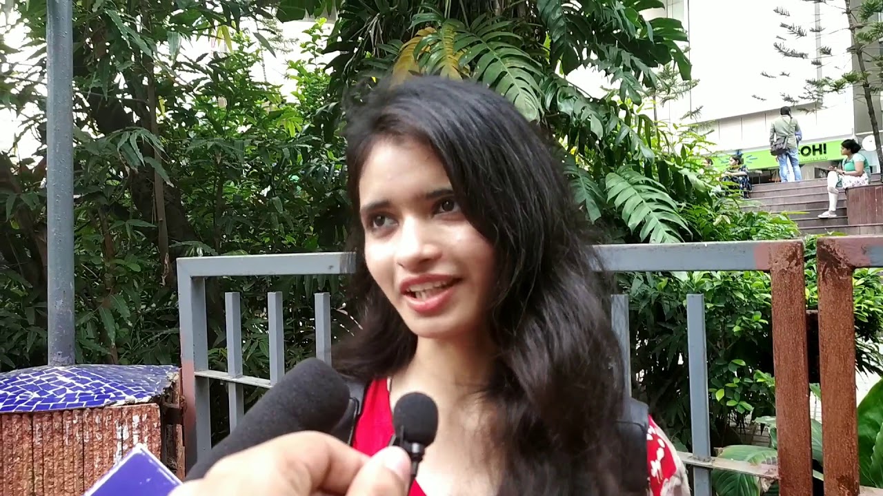 SUPER 30 PUBLIC REVIEW AND EXCITEMENT #hritikroshan #hrx #phantom #mrunalthakur #pankajtripathi review structure