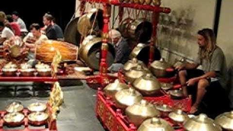 SDSU gamelan rehearsal 5-11-09-1-MVI 4009