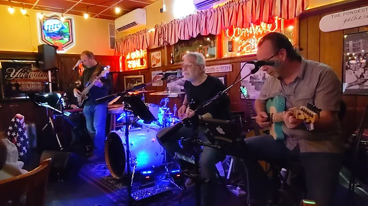 'Wonderful Tonight' (Best of Clapton cover band)