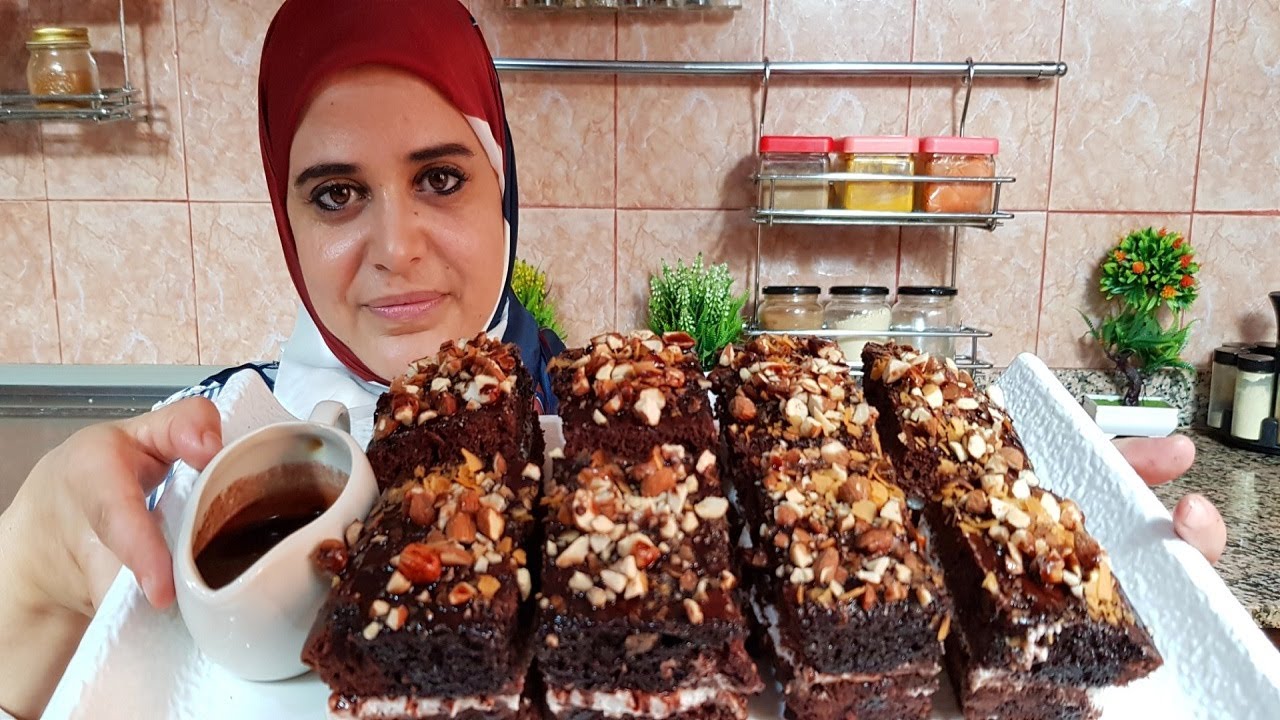 الكيكة المفضلة عندي مشكلطة😊 ومسقية بصوص خطير