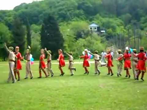Танец сасунских армян танцуют дети