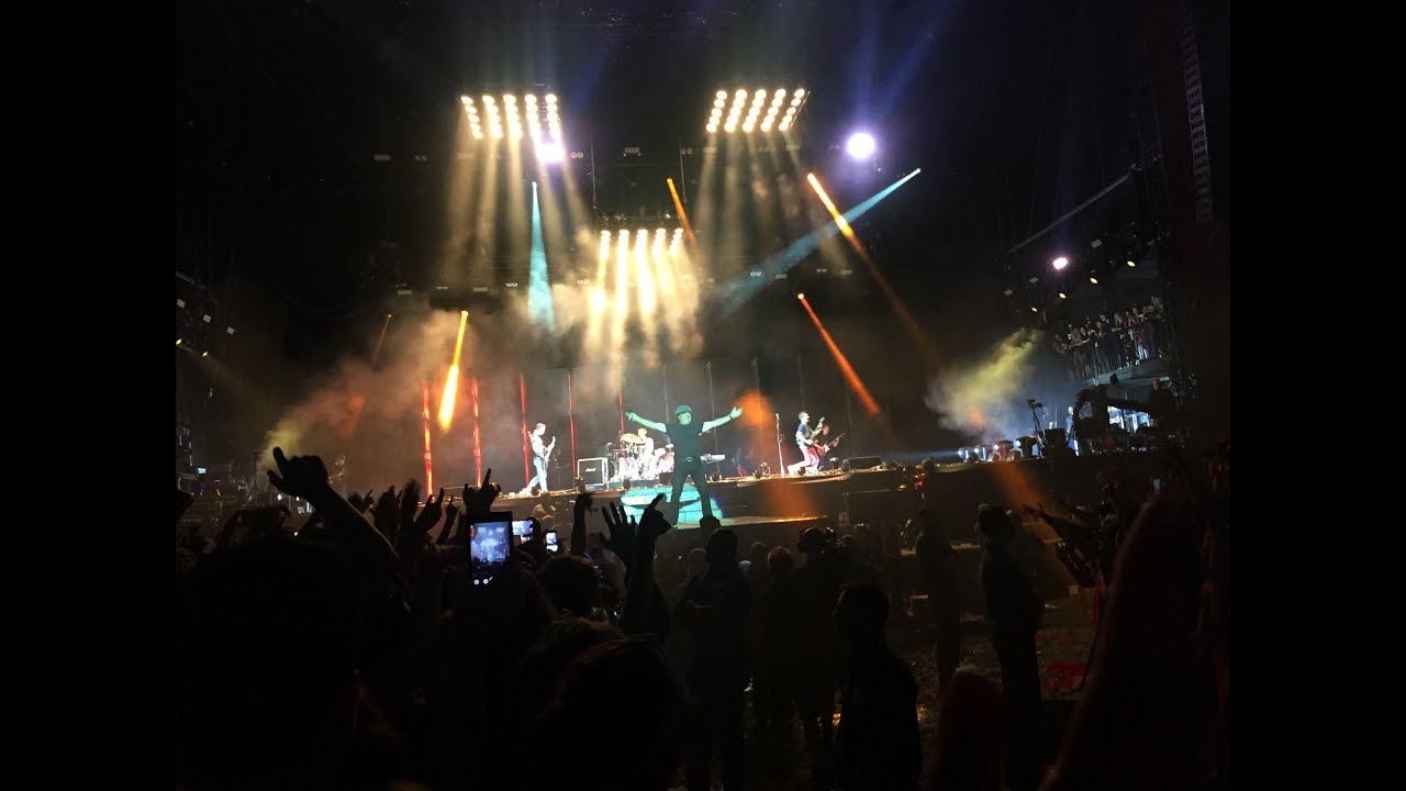 girls like you Muse & Brian Johnson - Back In Black @Reading Festival 2017