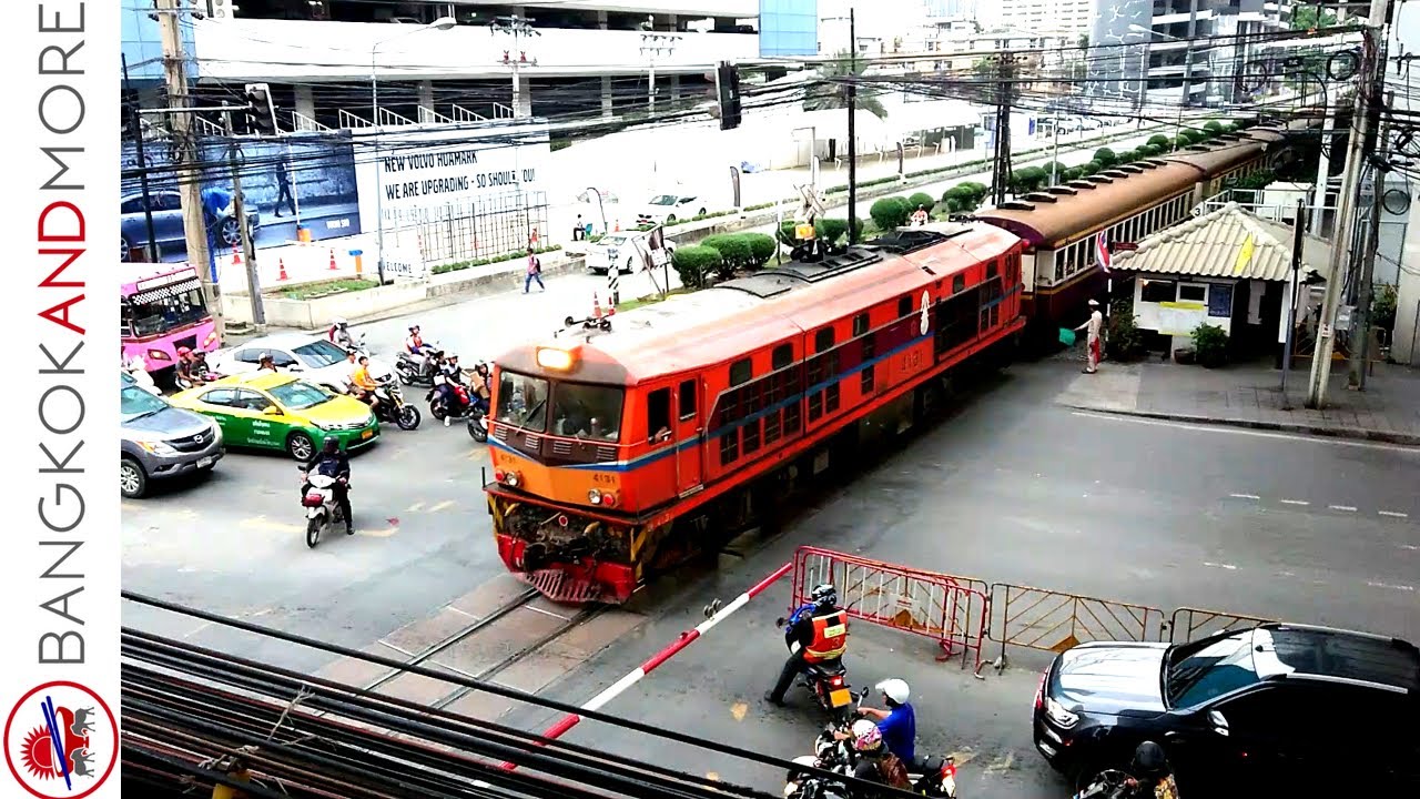 Why Bangkok Rail Crossings Are Still Deadly Traps