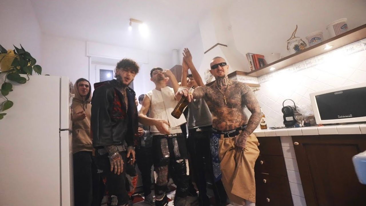 Watch BENESTANTI- EL FLACO FT Sinner (Official video) on YouTube Watch BENESTANTI- EL FLACO FT Sinner (Official video) on YouTube