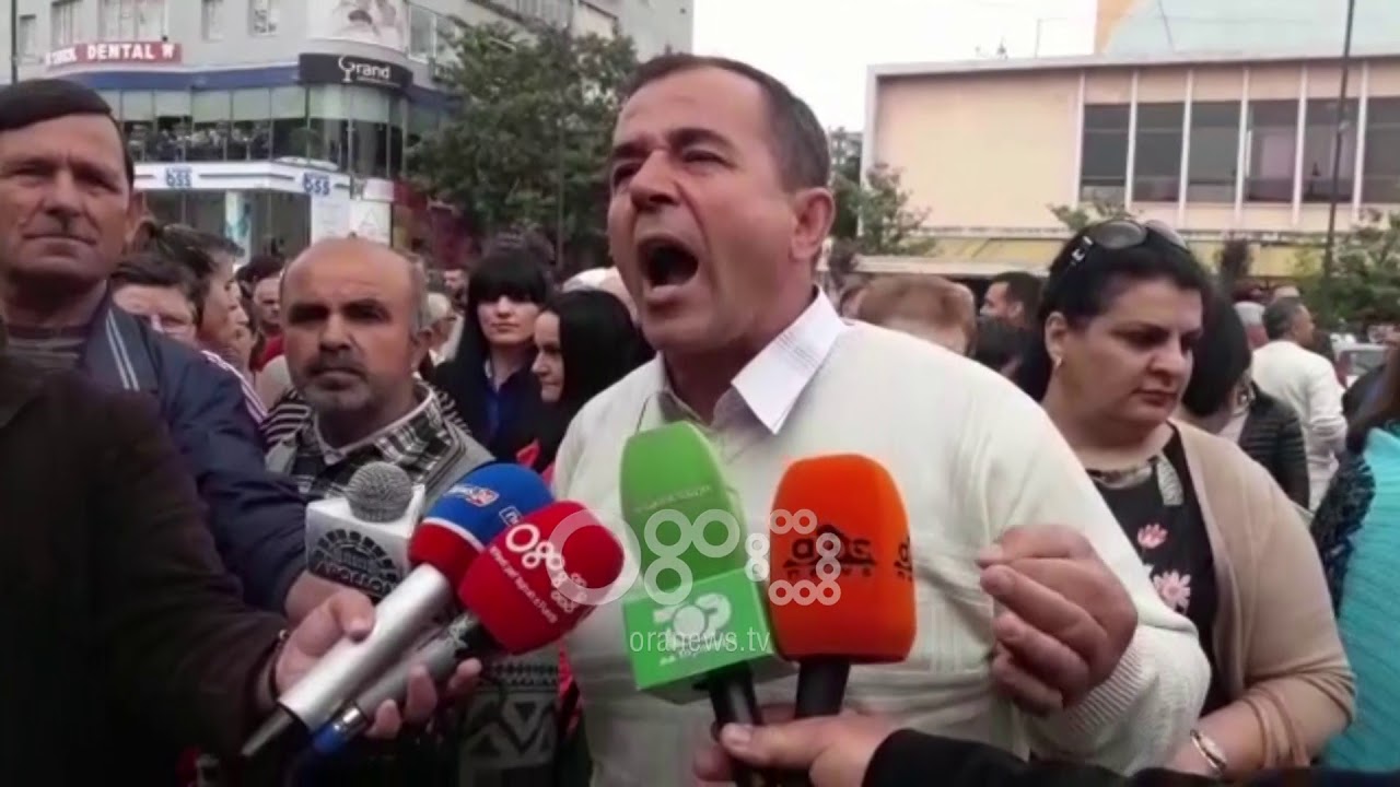 Ora News - Fier, biznesi i vogël proteston kundër TVSh-së