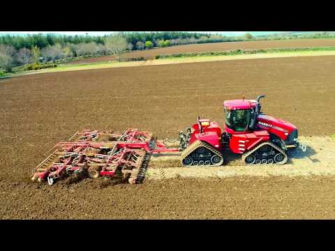 Case IH Quadtrac 620 with Vaderstad Topdown 700 Walter Furlong Grain