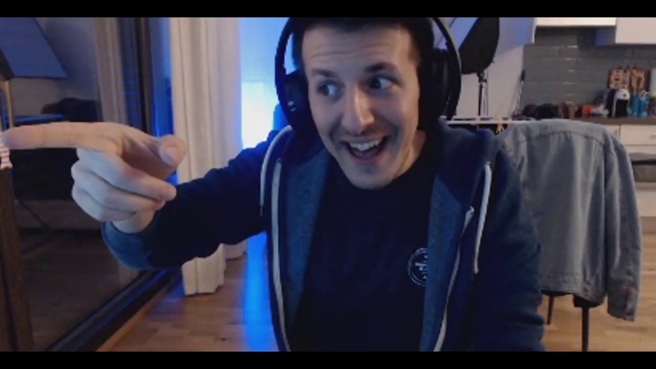 Enrico ZeroDx rischia l'infarto in Fuori dal Tempo (Live Twitch 27/02/2020)