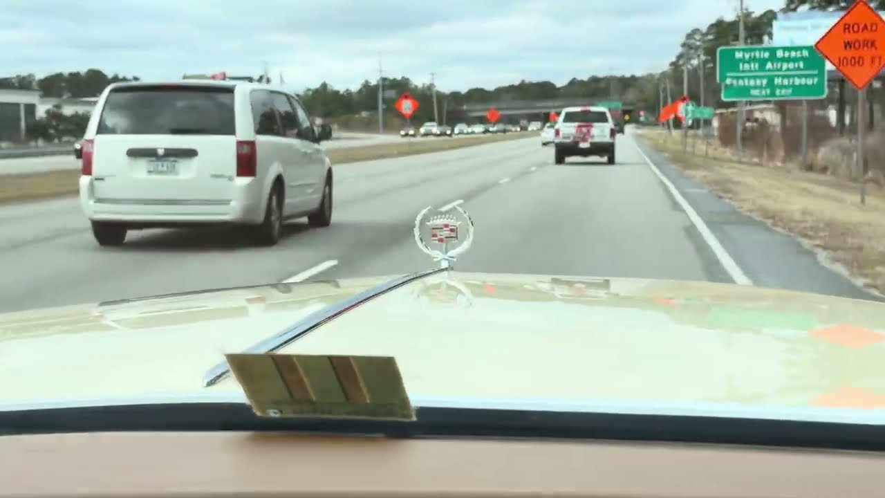 За рулём мой шикарный кабриолет Cadillac Eldorado 1976 года выпуска! Всего 2800 миль пробега.