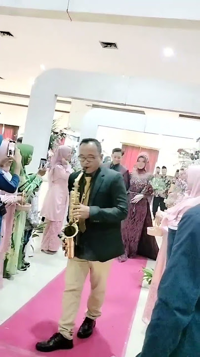 Ayah Main Saxophone Kirab Pengantin 2025 HD Entertainment Surabaya