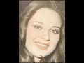 الفنانه المعترله الجميله صاحبه الابتسامه المشرقه اتعرف على اسمها الحقيقي