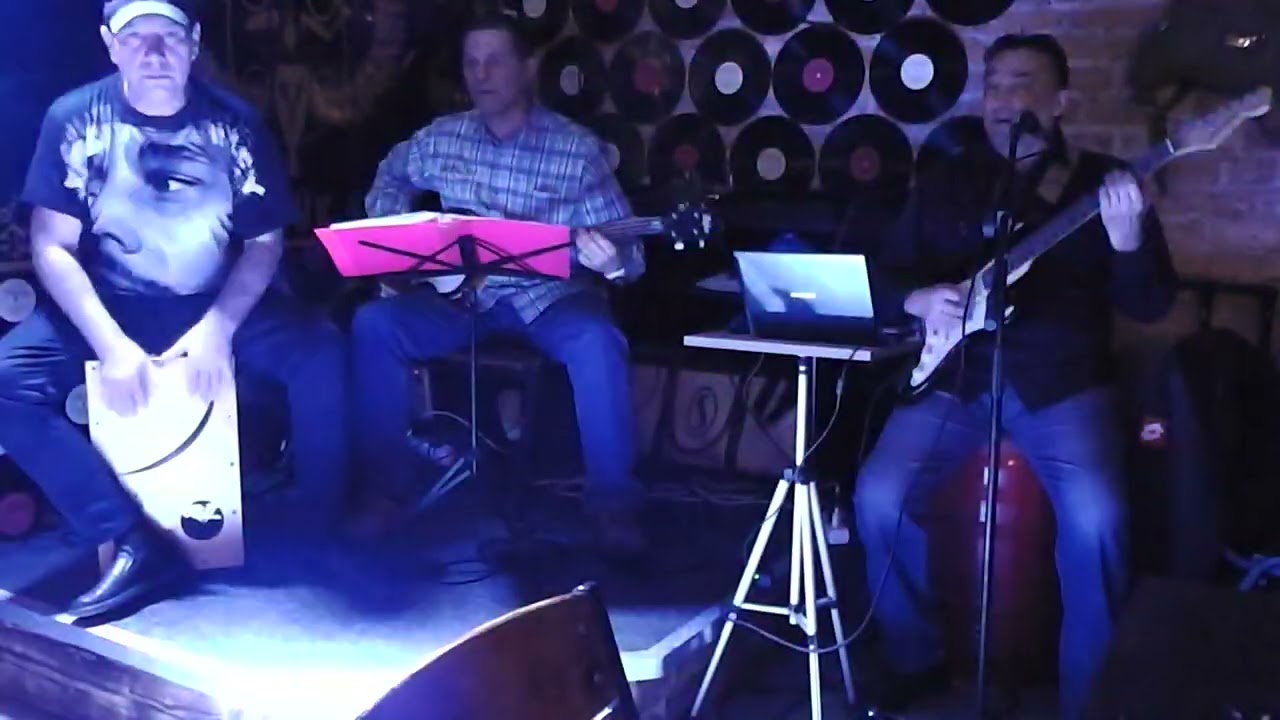 15.10.2022 - группа ''Парк'' (я - на бас гитаре) - песня ''Поверь в ...