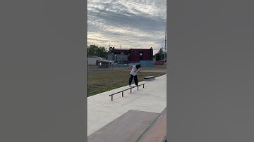 Bs lipslide fakie
