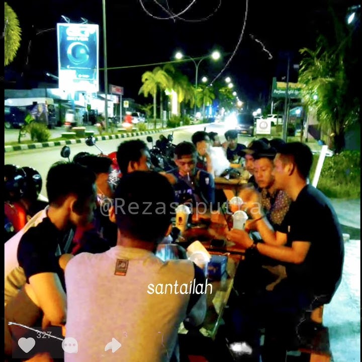 Story wa!!! Kumpul bareng teman.