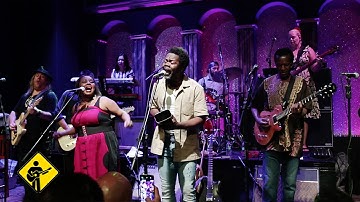 Cora | Playing For Change Band live in Goiânia, Brazil