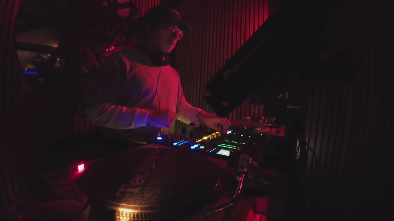 hnt.fm Invites 053