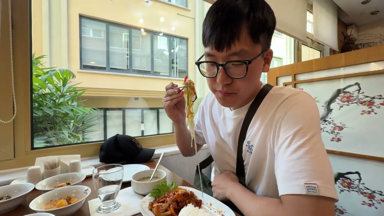 Going to a Korean restaurant in Istanbul with my Turkish girlfriend
