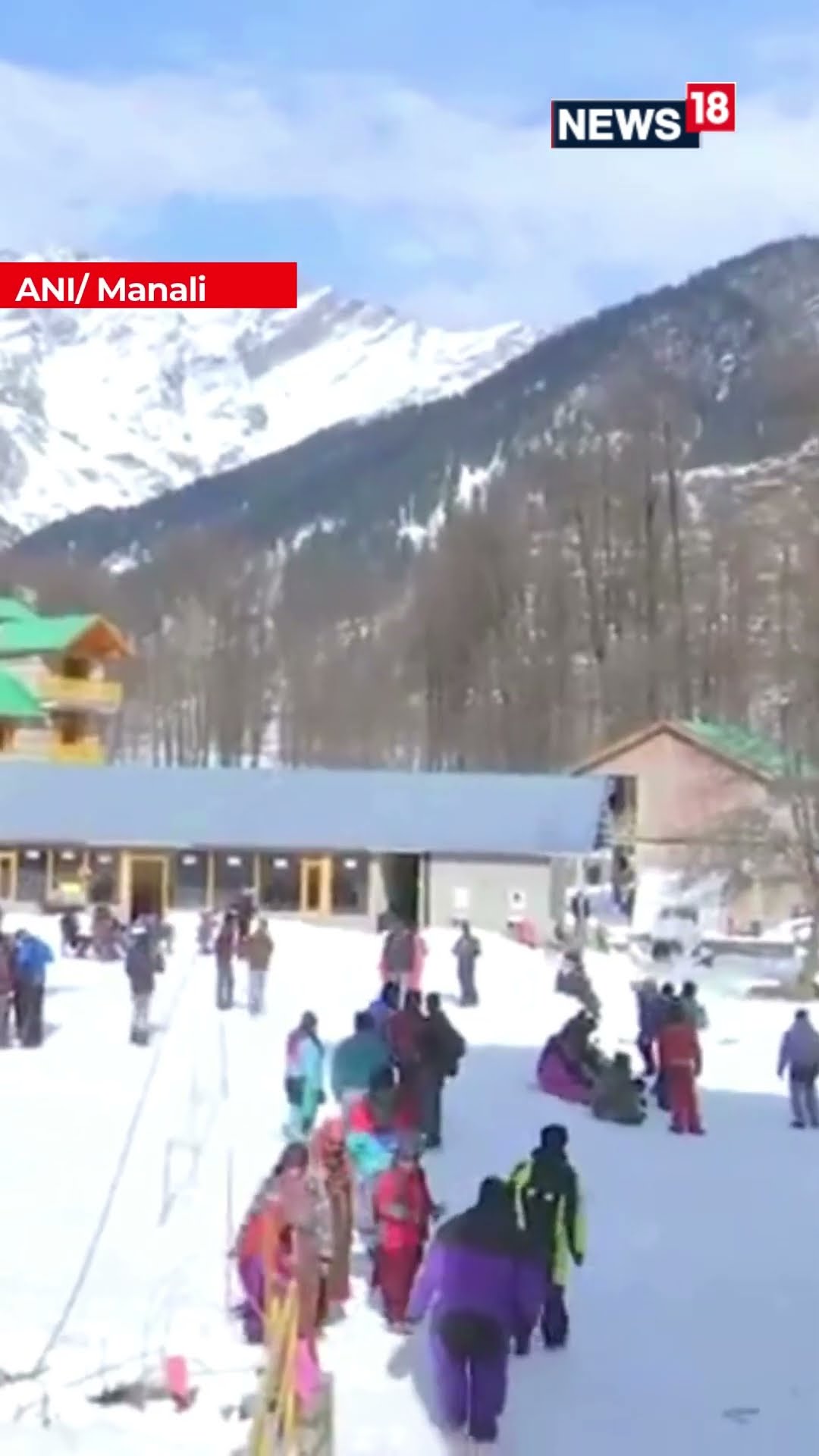 Delhi \u0026 Manali See Tourist Rush On New Years! | N18S #shorts #delhi #winters #viralvideo