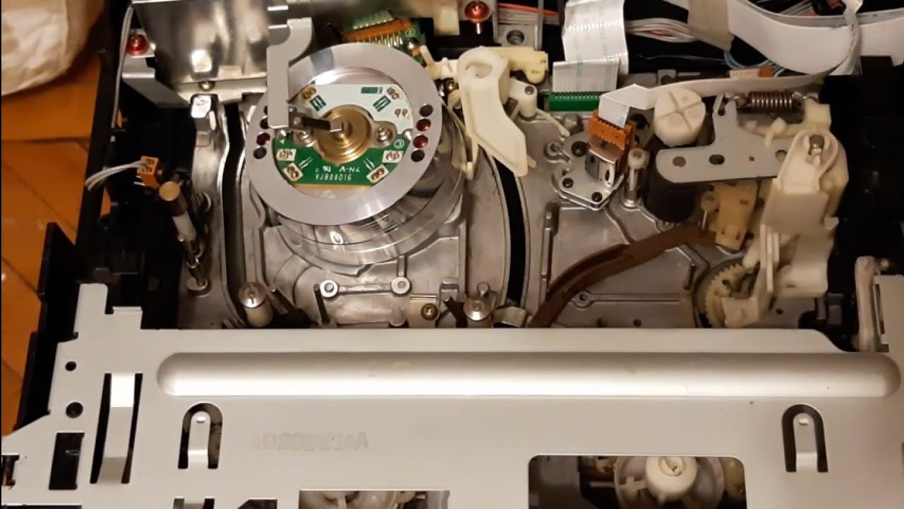 Z-механизм видеомагнитофона Panasonic , отпечаток на ленте
