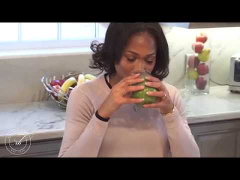 superfood-smoothie-by-roslyn-bazzelle