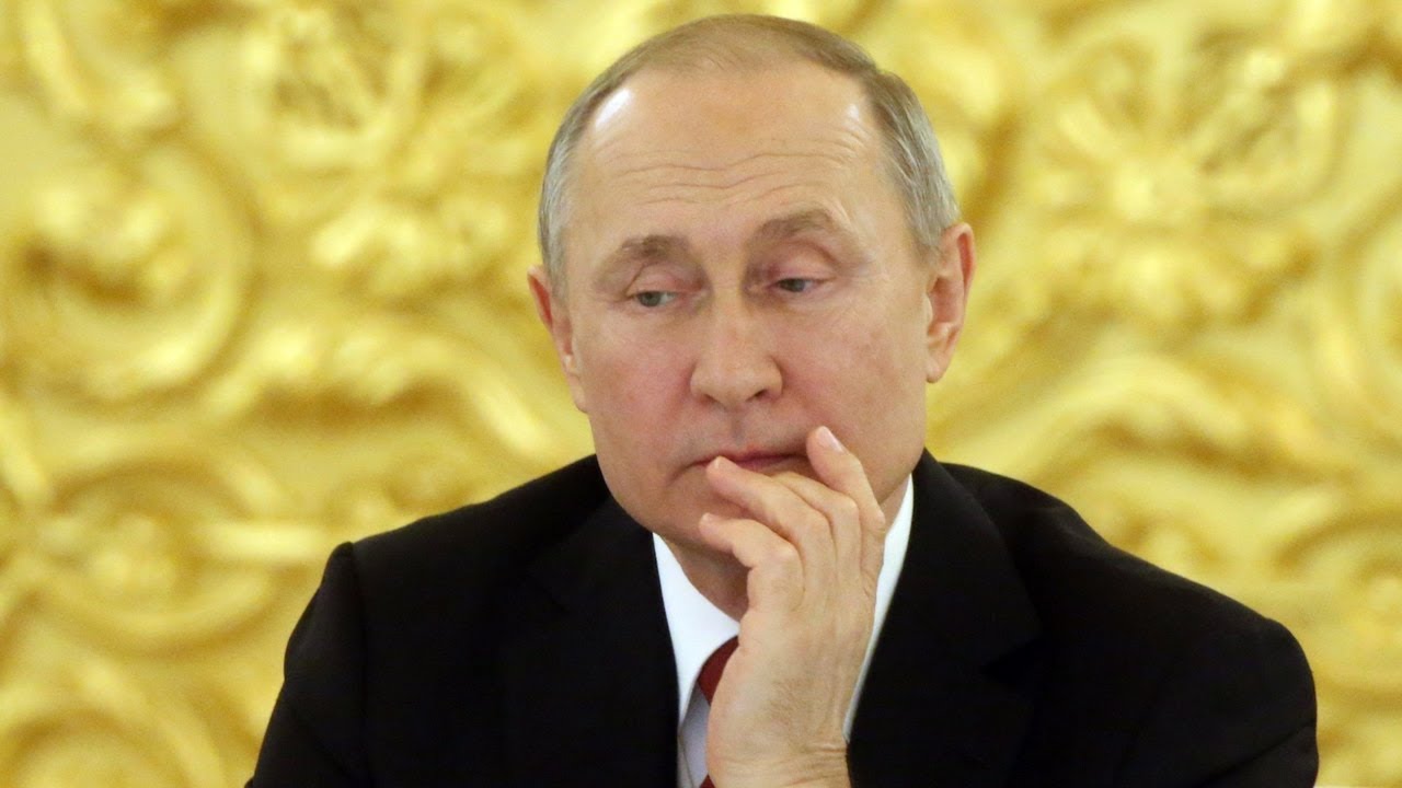 Putin's popularity takes a hit - YouTube