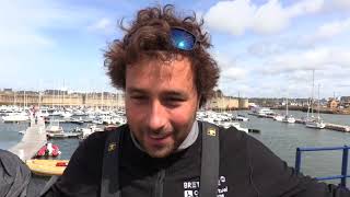 Petite question à Pierre RHIMBAULT avant de prendre le départ de la Solo Concarneau