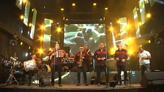 Video thumbnail of "Banda Real Feat Narciso ''El Pavarotti'' - La Picadita (En Vivo)"