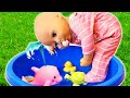 Кукла Беби Анабель и игрушки для ванны! - Детские видео игры с Baby Born. Пупсик Baby Doll