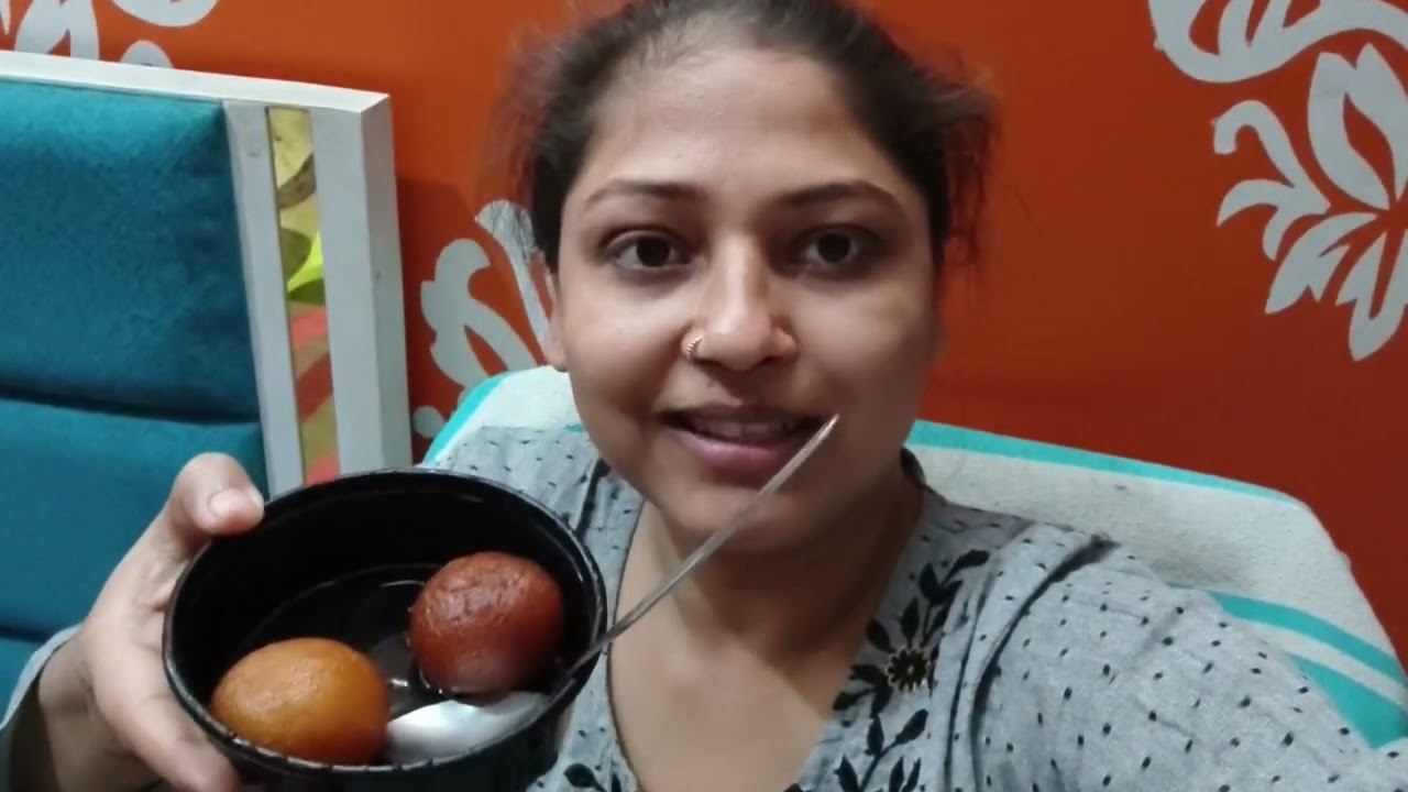 13 February 2026 पीहू जा रही थी खेलने मैंने उसको मेहंदी लगा दि आज मैंने खाने में क्या बनाया हैं ।