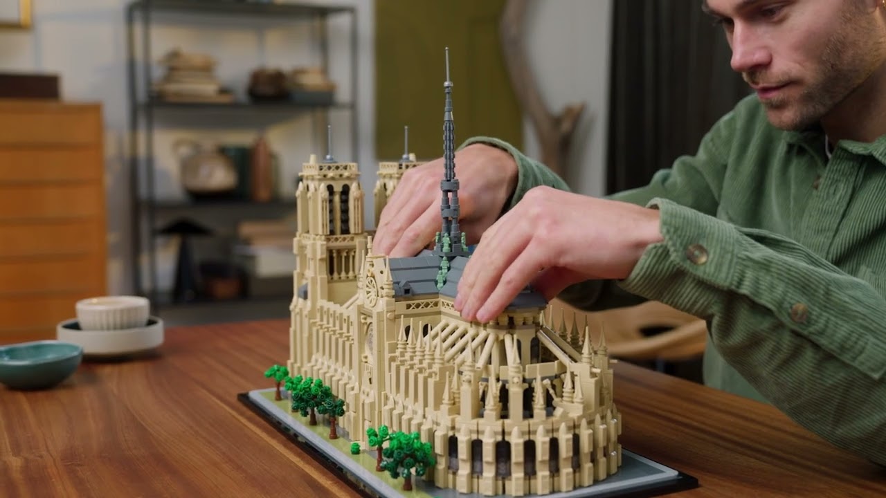 LEGO Architecture Mimari Simgeler Koleksiyonu: Notre Dame