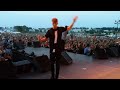 MGK Raps "Till I die", View From The Stage. Machine Gun Kelly