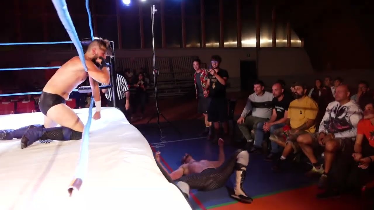 Luca Bjorn elimina Corleone dalla Rumble Forever!