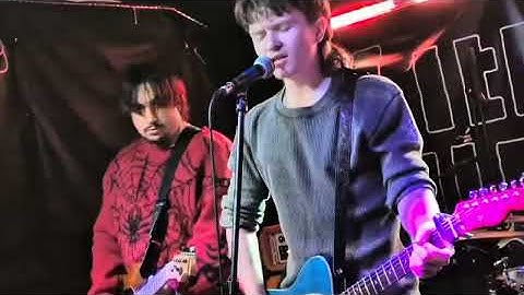 REVERIE: Feel Again - Little buildings gig 14th December mixed with live and raw mix