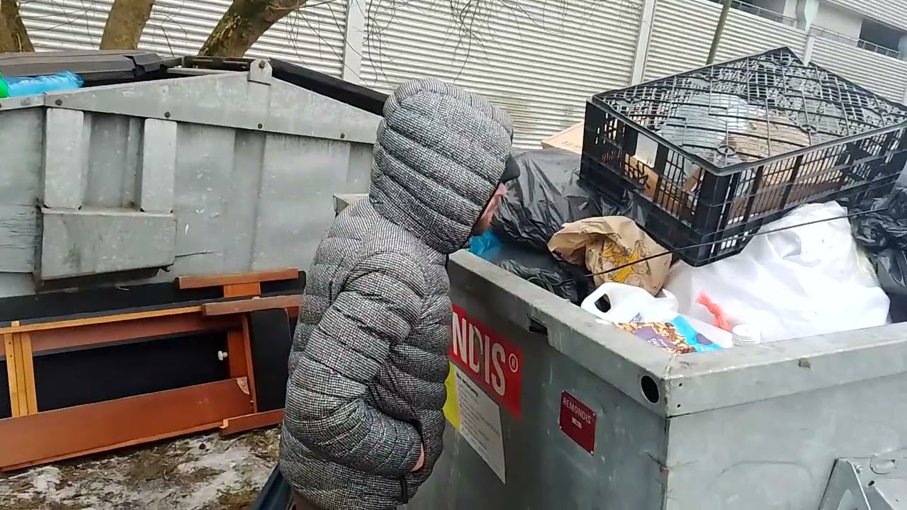 Bezdomny czy alkohol wygrał z życiem