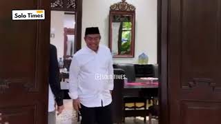 It was the turn of the former Way Kanan Regent, a PDIP cadre who defected to the PSI, to meet Jok...