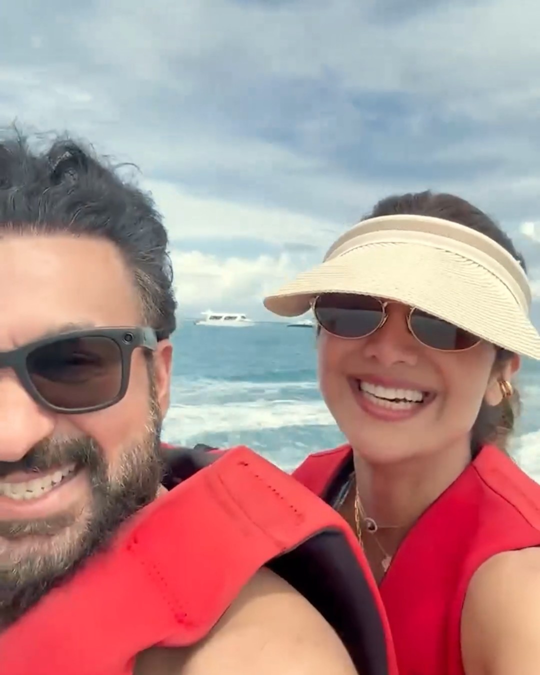 Shilpa Shetty ENJOYS jet skeeing in Maldives with husband Raj Kundra ? #shorts #shilpashetty