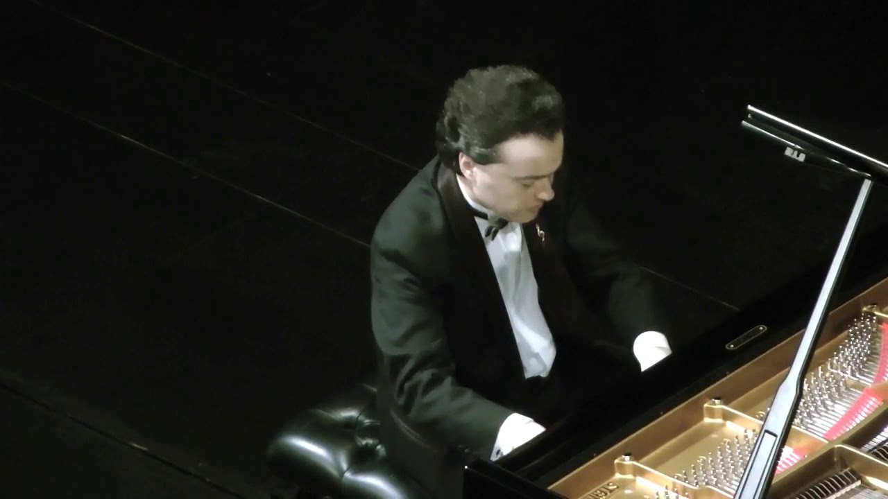 Evgeny Kissin - Debussy:  Ce qu'a vu le vent d'ouest (