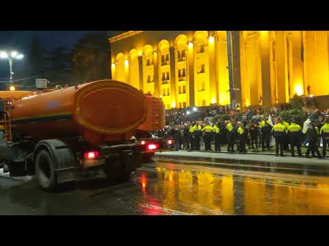 როგორ მორეცხეს რუსთაველი კარვების ქალაქის დარბევის შემდეგ