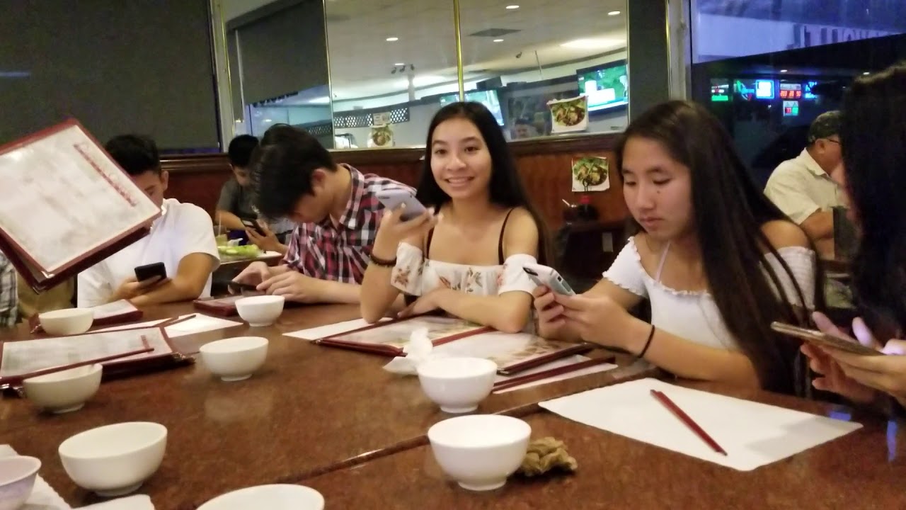 family dinner at restaurants - YouTube