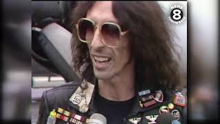 Download Lagu Alice Cooper arrives at Lindbergh Field in San Diego 1979 MP3