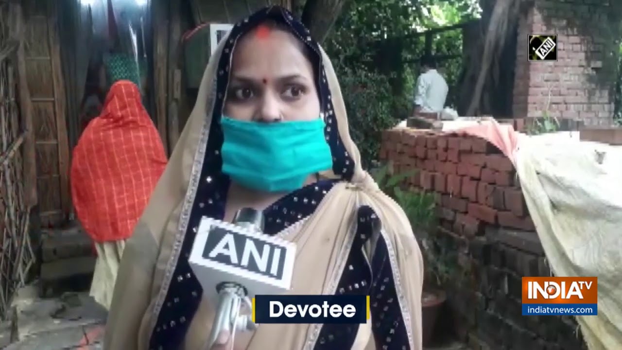 Nag Panchami 2020: Devotees offer prayers at temple in Prayagraj