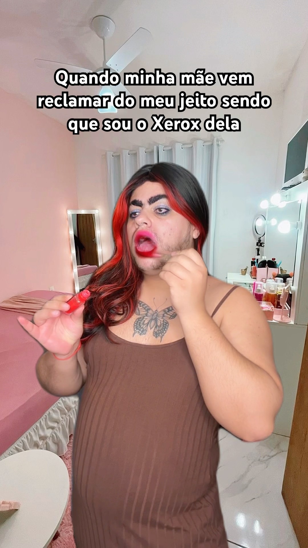 QUANDO MINHA MÃE VEM RECLAMAR DO MEU JEITO SENDO QUE SOU O XEROX DELA