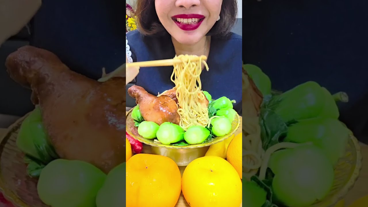 Mukbang Hong Kong Soya sauce chicken noodles Hawker Chan 