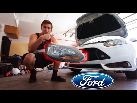 HOW TO CHANGE A HEADLIGHT IN 5 MIN - Ford Focus ST Front headlight