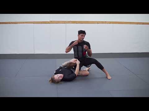 No Gi fundamentals; passing guard