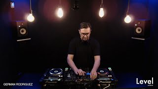 IN THE STUDIO LIVE SET (HOUSE)
